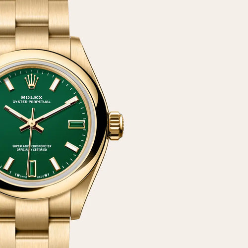 Rolex Oyster Perpetual 28 in 18 ct yellow gold with a Green stone dial, Domed bezel, Oyster, three-piece solid links bracelet