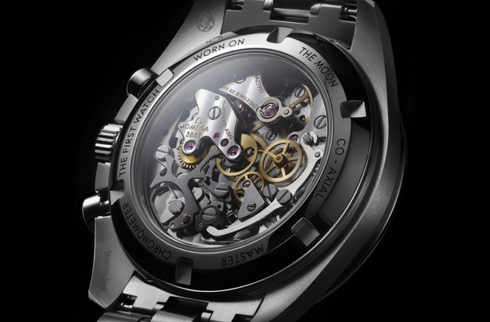 Watch caseback sapphire crystal